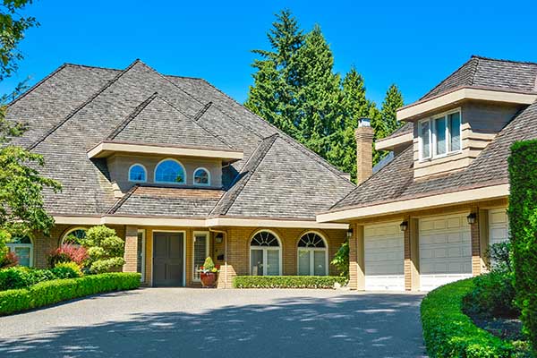 Luxury house exterior cleaning service