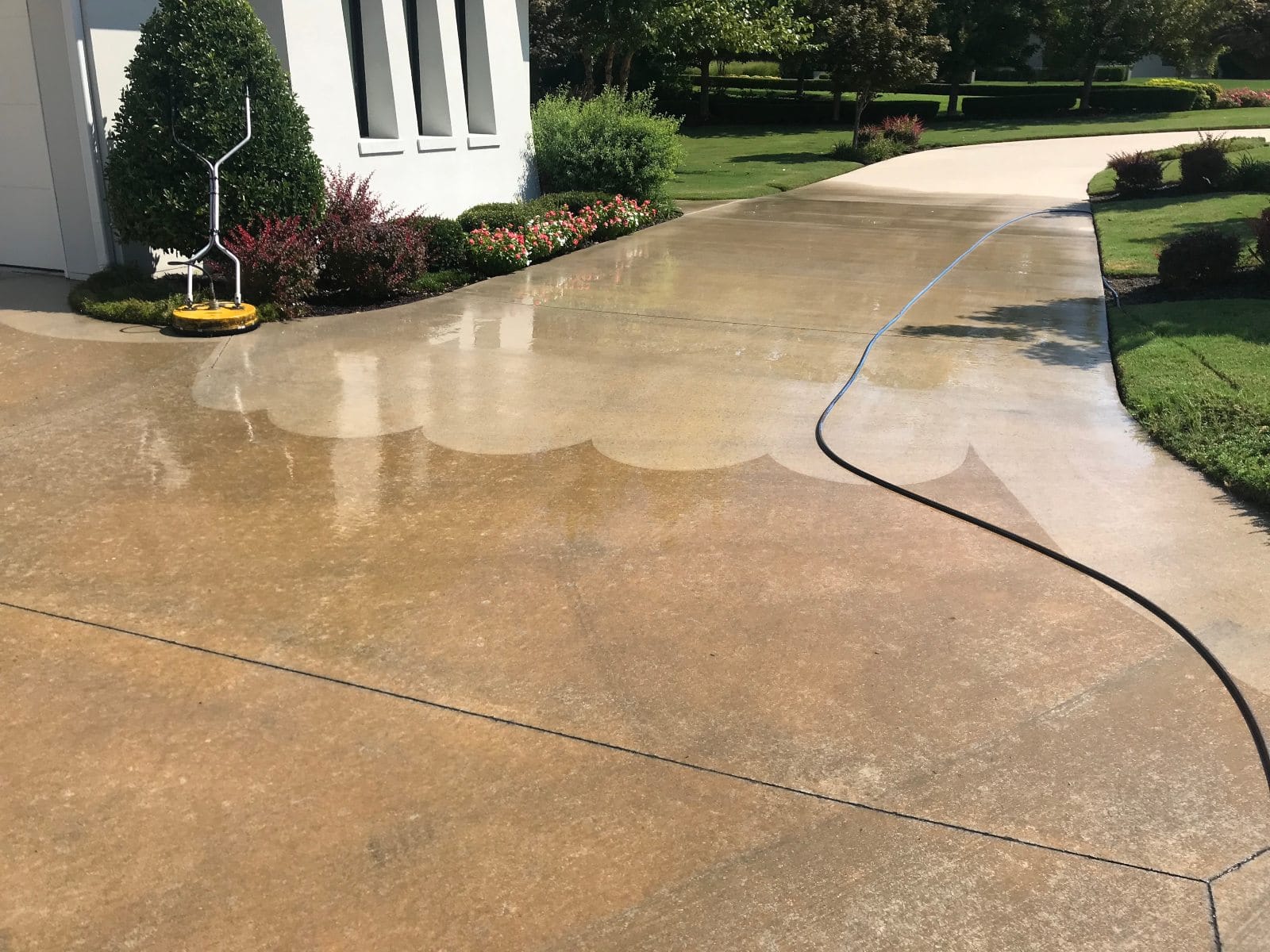 Power Washing Concrete Cleaning